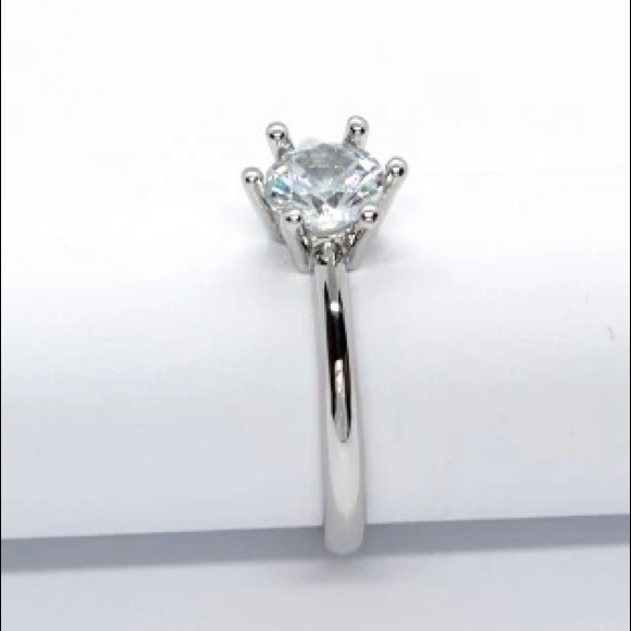 🆕Sterling Silver Solitaire Ring - Picture 2 of 3